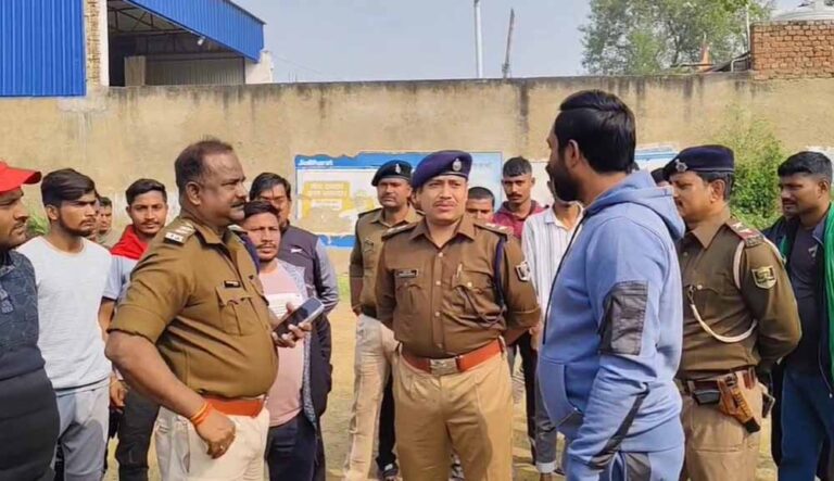 मूर्ति तोड़ने पर बिहार में बवाल, हालात काबू करने पहुंचे सिटी SP और DSP