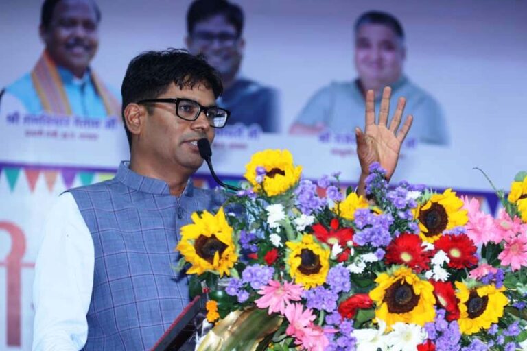 वित्त मंत्री  चौधरी ने रायगढ़ में किया जिला स्तरीय राज्योत्सव का विधिवत शुभारंभ