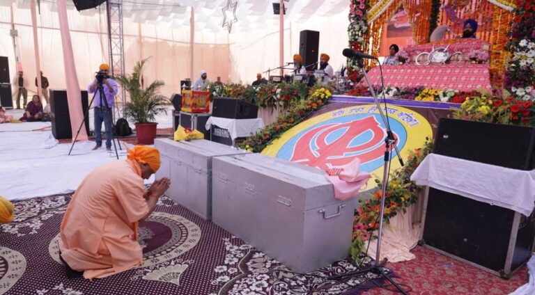 गुरु नानक देव जी उच्च कोटि के आध्यात्मिक महापुरुष, 500 वर्ष पहले ही समाज के संगठन, समानता और सेवा का दिया संदेश: योगी