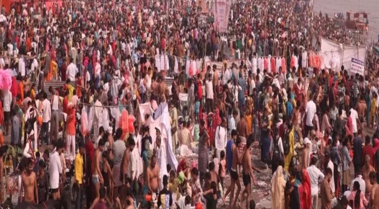 छत्तीसगढ़, मध्य प्रदेश और बंगाल से श्रद्धालु अमरकंटक पहुंचे, कार्तिक पूर्णिमा पर नर्मदा में डुबकी लगाई