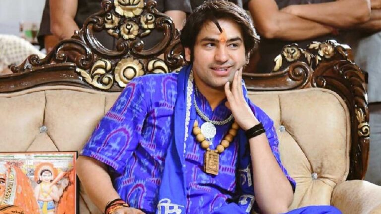 वृंदावन से बागेश्वर तक पदयात्रा पूरी, पंडित धीरेंद्र शास्त्री का स्वागत श्रद्धालुओं ने किया