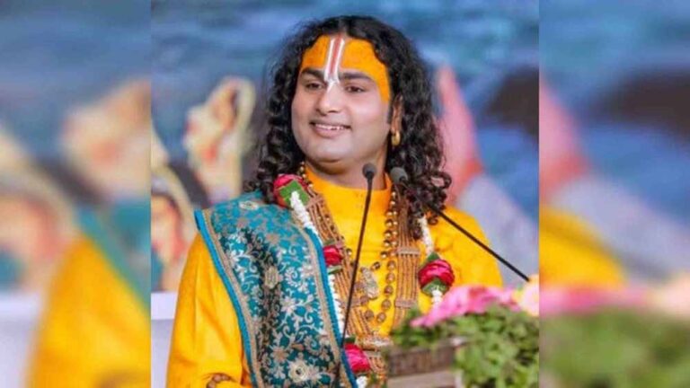 ‘बॉलीवुड पर लव जिहाद का आरोप’ — हरिद्वार में अनिरुद्धाचार्य का बड़ा वक्तव्य