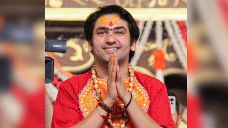 धीरेंद्र शास्त्री की अगुवाई में वृंदावन में गूंजी एकता की पुकार, पदयात्रा में घोषित हुए 7 अहम संकल्प