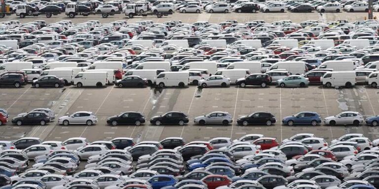 कार बाजार में धमाका! अक्टूबर में सबसे ज्यादा बिकी इस कंपनी की गाड़ियां, बाकी सब पीछे कार बाजार में धमाका! अक्टूबर में सबसे ज्यादा बिकी इस कंपनी की गाड़ियां, बाकी सब पीछे