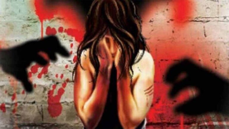 खाया-पिया और फिर कर गया कांड! मेहमान की हरकत से उड़ गए सबके होश खाया-पिया और फिर कर गया कांड! मेहमान की हरकत से उड़ गए सबके होश