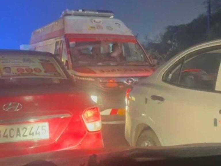 MP का दमोह-जबलपुर हाइवे जाम! शादी समारोह की अव्यवस्था से ट्रैफिक चरमराया, गंभीर मरीज परेशान MP का दमोह-जबलपुर हाइवे जाम! शादी समारोह की अव्यवस्था से ट्रैफिक चरमराया, गंभीर मरीज परेशान