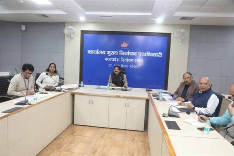 एसआईआर कार्य की प्रगति की रोजाना समीक्षा करें कलेक्टर: निर्वाचन आयोग