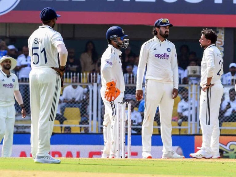 ऋषभ पंत को दूसरी बार वॉर्निंग, अगली चूक पर टीम इंडिया पर लगेगा भारी जुर्माना