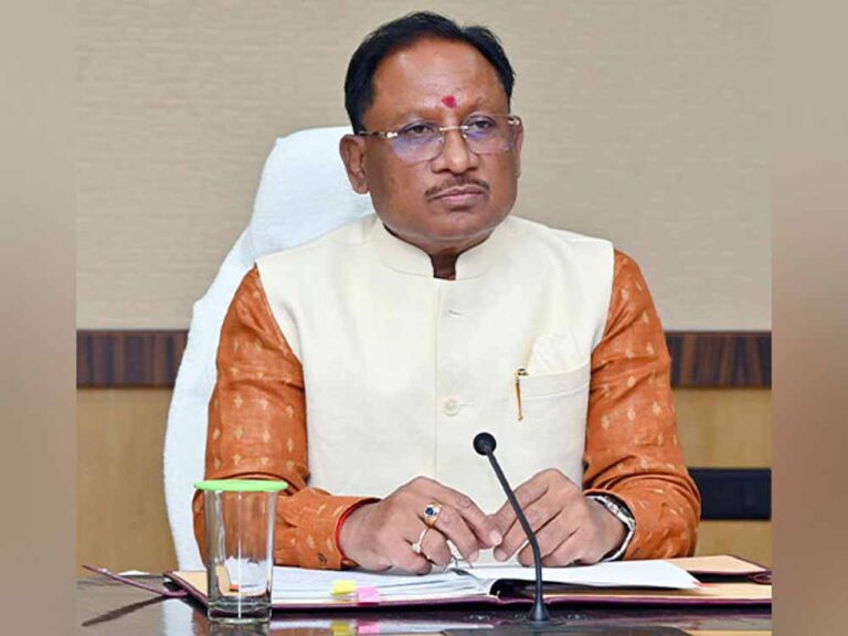 मुख्यमंत्री ने की ग्राम सलखंड में महतारी सदन बनाने की घोषणा मुख्यमंत्री ने की ग्राम सलखंड में महतारी सदन बनाने की घोषणा