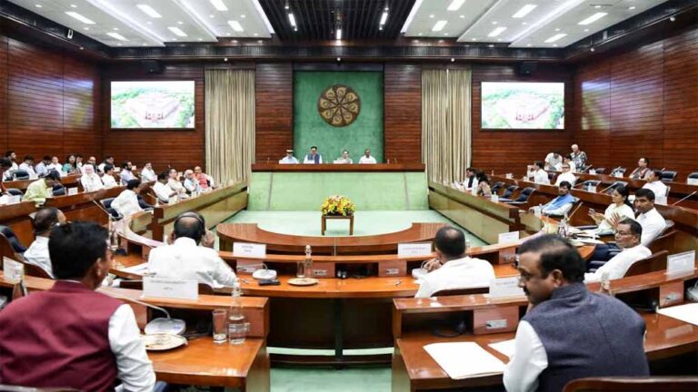 संसद सत्र की तैयारी: सर्वदलीय बैठक में विपक्ष की बड़ी मांग—SIR मुद्दा बने एजेंडा