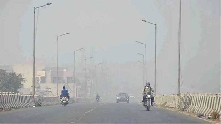 प्रदूषण से लड़ाई तेज: सभी राज्यों में चेस्ट क्लीनिक खोलने और डॉक्टरों की मौजूदगी सुनिश्चित करने के निर्देश प्रदूषण से लड़ाई तेज: सभी राज्यों में चेस्ट क्लीनिक खोलने और डॉक्टरों की मौजूदगी सुनिश्चित करने के निर्देश