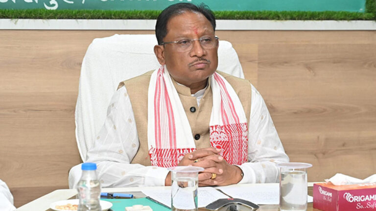 युवक-युवती सम्मेलन में मुख्यमंत्री साय ने किया पुस्तकों का विमोचन, गोंड समाज को आर्थिक सहायता भी दी युवक-युवती सम्मेलन में मुख्यमंत्री साय ने किया पुस्तकों का विमोचन, गोंड समाज को आर्थिक सहायता भी दी