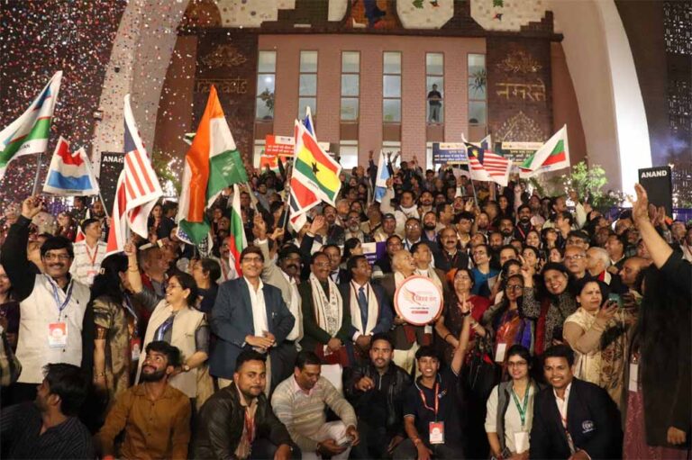 विश्वरंग की सुर–संध्या में सोना महापात्रा का जलवा, दर्शकों ने जमकर सराहा