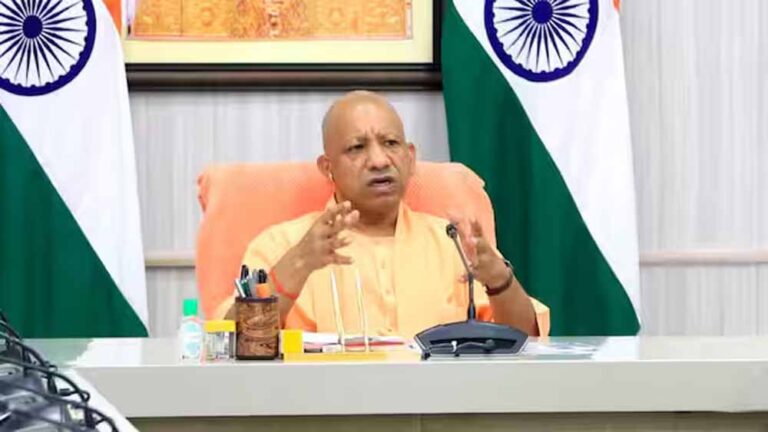 योगी सरकार का बड़ा निर्देश: गरीबों और बुजुर्गों के आयुष्मान कार्ड पर मिलेगी प्राथमिकता