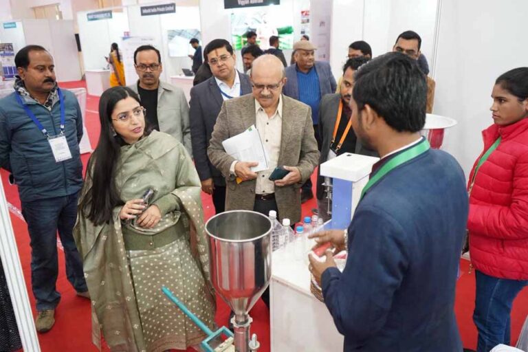 टेक्नोलॉजी और मार्केट की बारीकियां सीखकर बिजनेस वूमन बनेंगी ग्रामीण महिलाएं