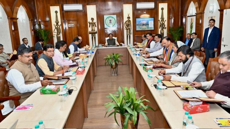 मुख्यमंत्री विष्णुदेव साय की अध्यक्षता में कैबिनेट की बैठक, महत्वपूर्ण निर्णय लिए गए