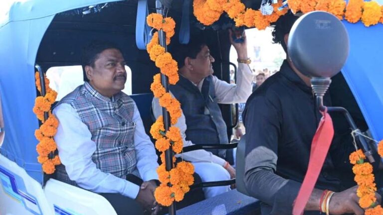 रायपुर: गिधवा-परसदा में बनेगा देश का प्रमुख पक्षी संरक्षण केंद्र, वन मंत्री केदार कश्यप की घोषणा