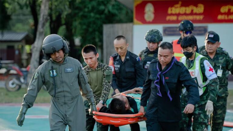 थाईलैंड और कंबोडिया के बीच सीमा पर भारी लड़ाई, 6 लाख शरणार्थी, ड्रोन, रॉकेट और टैंक से हमला