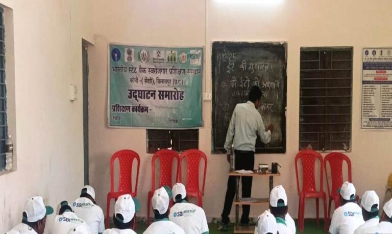 रायपुर: प्रधानमंत्री आवास योजना के तहत 35 श्रमिकों को राज मिस्त्री बनने की ट्रेनिंग, कुशल श्रमिक तैयार