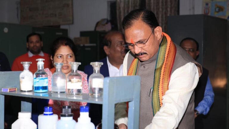 आयुर्वेद सिर्फ विषय नहीं, यह जीवन जीने की कला:  श्याम बिहारी जायसवाल