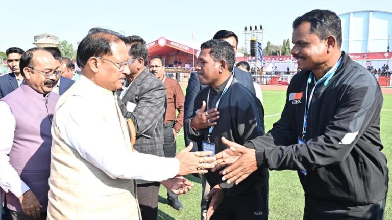 मुख्यमंत्री  विष्णुदेव साय ने संभाग स्तरीय बस्तर ओलम्पिक का किया विधिवत शुभारंभ