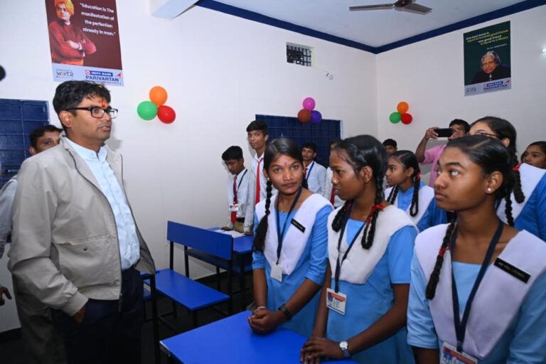 रायपुर: वित्तमंत्री ओ.पी. चौधरी ने रेंगालपाली में उच्चतर माध्यमिक विद्यालय भवन का किया लोकार्पण