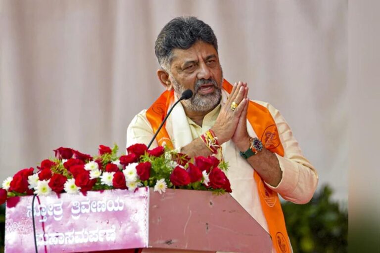 कर्नाटक CM पद पर विवाद: ’99 प्रतिशत पक्का’ शिवकुमार के CM बनने की संभावना, सिद्धारमैया और शिवकुमार हाई कमान से मिलेंगे