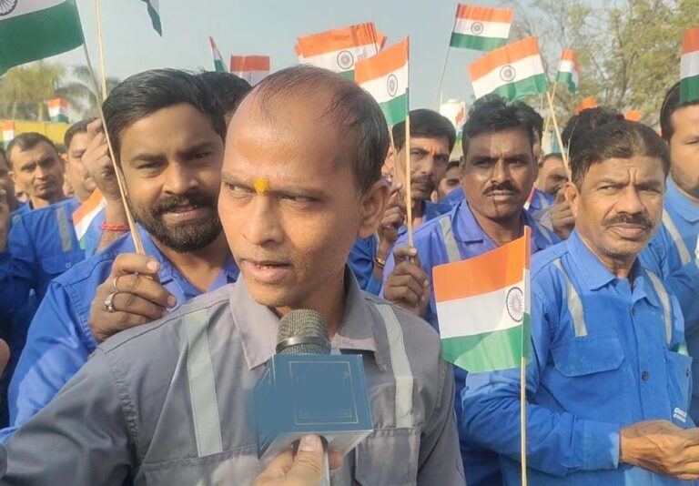 भोपाल के पास मंडीदीप में हाई टेंशन लाइन को लेकर विरोध, नहार स्पिनिंग मिल्स के खिलाफ शांतिपूर्ण प्रदर्शन भोपाल के पास मंडीदीप में हाई टेंशन लाइन को लेकर विरोध, नहार स्पिनिंग मिल्स के खिलाफ शांतिपूर्ण प्रदर्शन