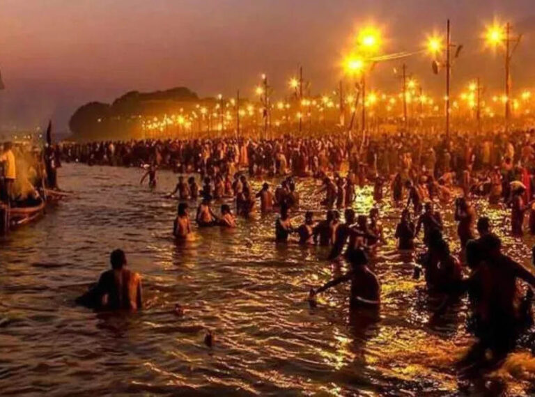 माघ मेला 2026 :स्कैन टू फिक्स तकनीकी के तहत बिजली के पोल्स पर लगेंगे 15 हजार बार कोड माघ मेला 2026 :स्कैन टू फिक्स तकनीकी के तहत बिजली के पोल्स पर लगेंगे 15 हजार बार कोड