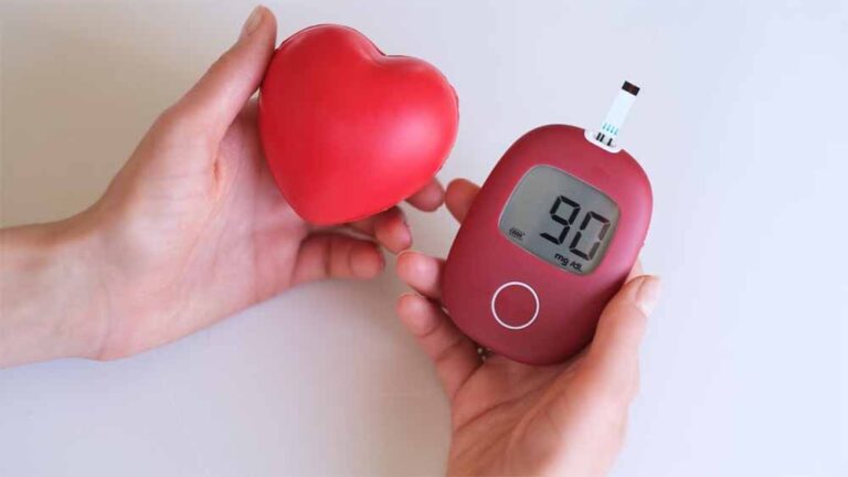 डायबिटीज मरीज हो जाएं अलर्ट! एक्सपर्ट ने बताया हार्ट अटैक का बड़ा रिस्क