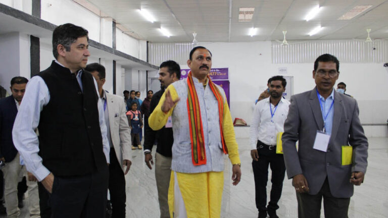 रायपुर: स्वास्थ्य मंत्री ने किया जांजगीर-चांपा जिला चिकित्सालय का औचक निरीक्षण, ओपीडी और एनआईसीयू का उद्घाटन