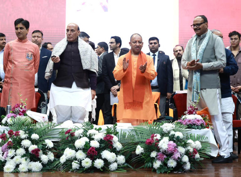 भारत रत्न अटल बिहारी वाजपेयी की जन्म शताब्दी की पूर्व संध्या पर मुख्यमंत्री योगी आदित्यनाथ ने अर्पित किए श्रद्धासुमन