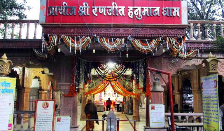 नववर्ष 2026 के स्वागत में इंदौर के मंदिरों में धार्मिक धूम, खजराना गणेश मंदिर में 5 लाख भक्तों की उम्मीद