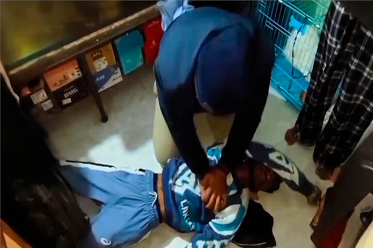 नागदा में टीआई की बहादुरी, फंदे से लटके युवक को सीपीआर देकर बचाई जान, VIDEO; स्वस्थ होकर अस्पताल से निकला