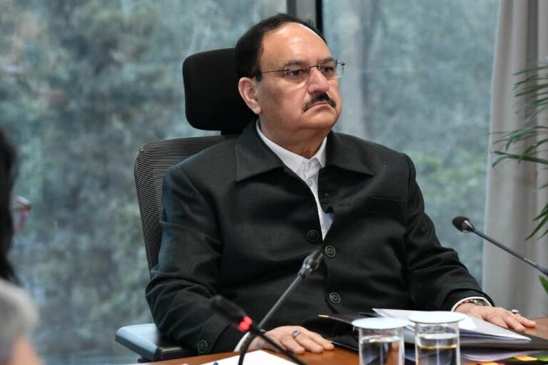 रायपुर: केंद्रीय स्वास्थ्य मंत्री नड्डा ने प्रदेश की स्वास्थ्य स्थिति की उच्च स्तरीय समीक्षा की