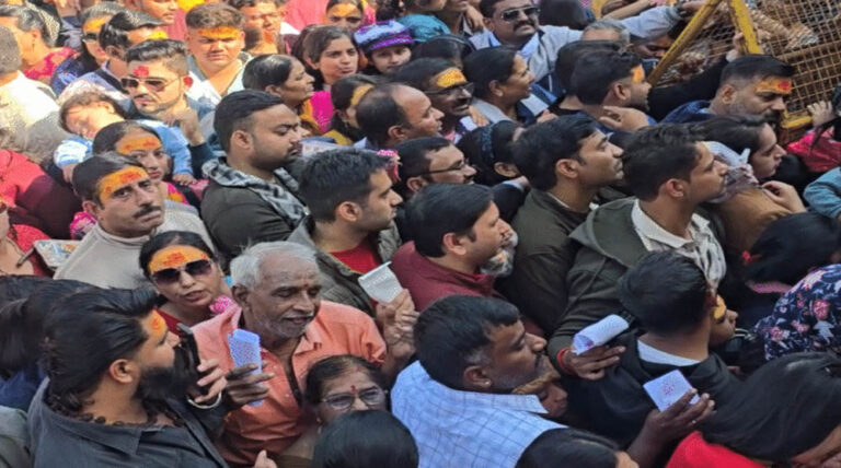 भीड़ भरे रास्तों को ब्लॉक कर वैकल्पिक रूट दिखाए, उज्जैन पुलिस ने ट्रैफिक जाम से राहत के लिए अपनाया नई तकनीक