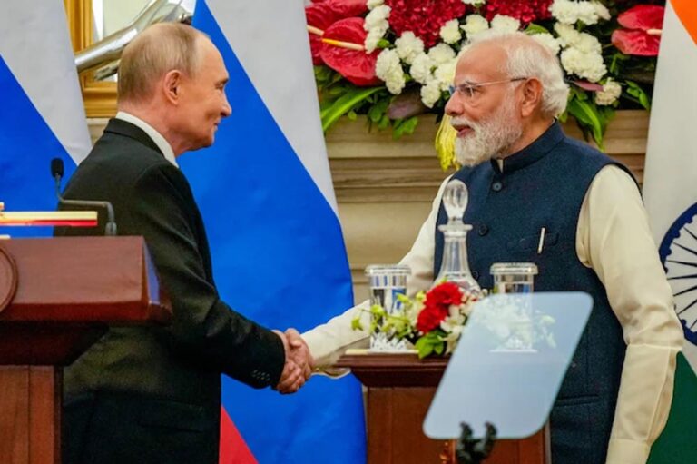 भारत करेगा रूसियों को 30 दिन का फ्री ई-टूरिस्ट वीज़ा जारी, PM मोदी ने की घोषणा भारत करेगा रूसियों को 30 दिन का फ्री ई-टूरिस्ट वीज़ा जारी, PM मोदी ने की घोषणा