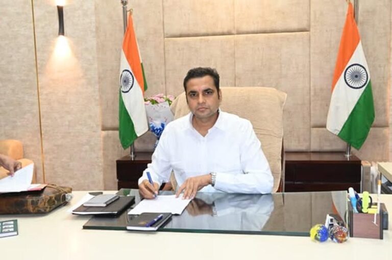 कलेक्टर की अभिनव पहल :-मानसिक तनाव और अवसाद की स्थिति में विद्यार्थी, परीक्षार्थी और कामकाजी युवाओं की काउंसलिंग करेंगे मानसिक विशेषज्ञ.