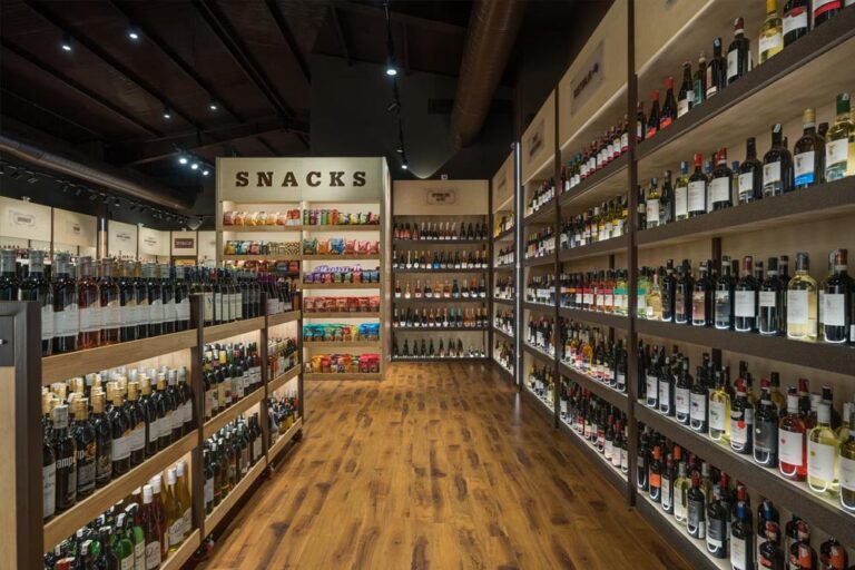 शराब खरीदने के लिए सैलरी स्लिप जरूरी, इस देश में 50,000 रियाल की कमाई पर निर्भर करेगा नियम शराब खरीदने के लिए सैलरी स्लिप जरूरी, इस देश में 50,000 रियाल की कमाई पर निर्भर करेगा नियम