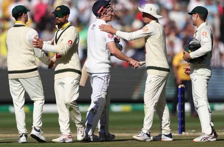 ‘जिस फॉर्मेट ने पहचान दी, उसका सम्मान करो’ — चौथे एशेज के दो दिन में खत्म होने पर ऑस्ट्रेलियाई दिग्गज नाराज़