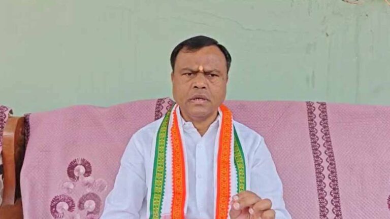 दीपक बैज बोले, कांग्रेस लोकतांत्रिक धरनों पर हुई कार्रवाई के खिलाफ दीपक बैज बोले, कांग्रेस लोकतांत्रिक धरनों पर हुई कार्रवाई के खिलाफ