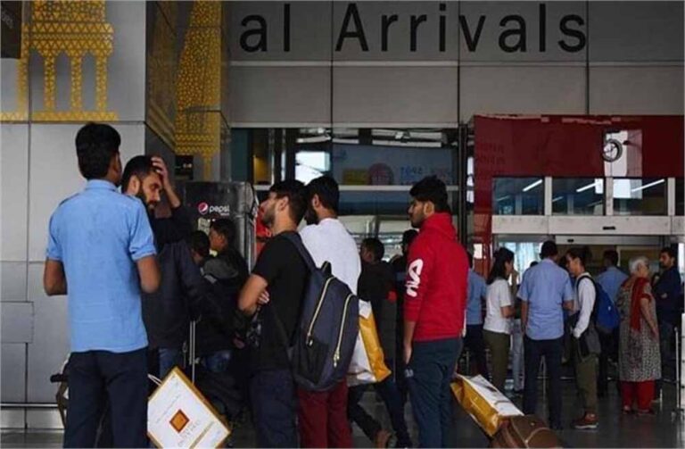 चौंकाने वाला खुलासा: 2025 में भारतीयों के सबसे ज्यादा डिपोर्टेशन का रिकॉर्ड US नहीं, इस मुस्लिम देश के नाम