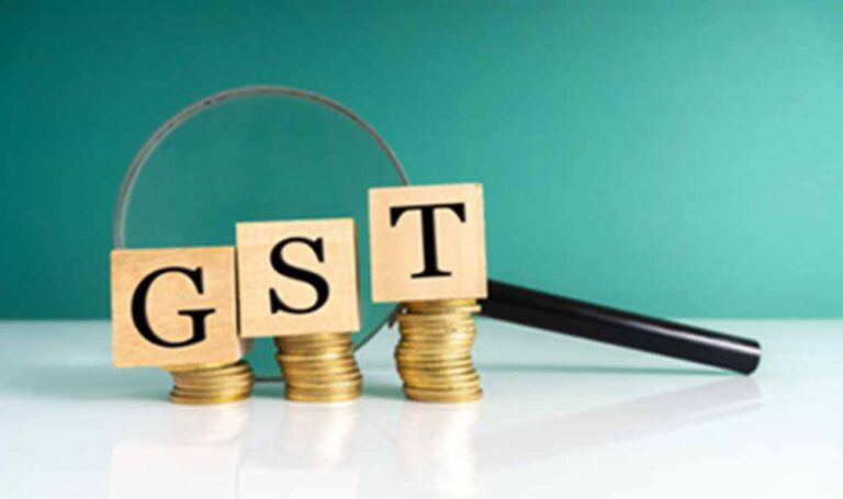 खपत बढ़ाने की तैयारी: सरकार ने घटाया GST, आम जनता को सीधी राहत