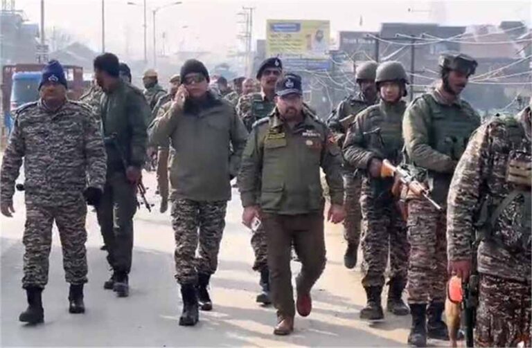 जम्मू-कश्मीर: नरबल–तांगमर्ग हाईवे से गुजरने वाले वाहनों की कड़ी चेकिंग, जानिए क्या है वजह