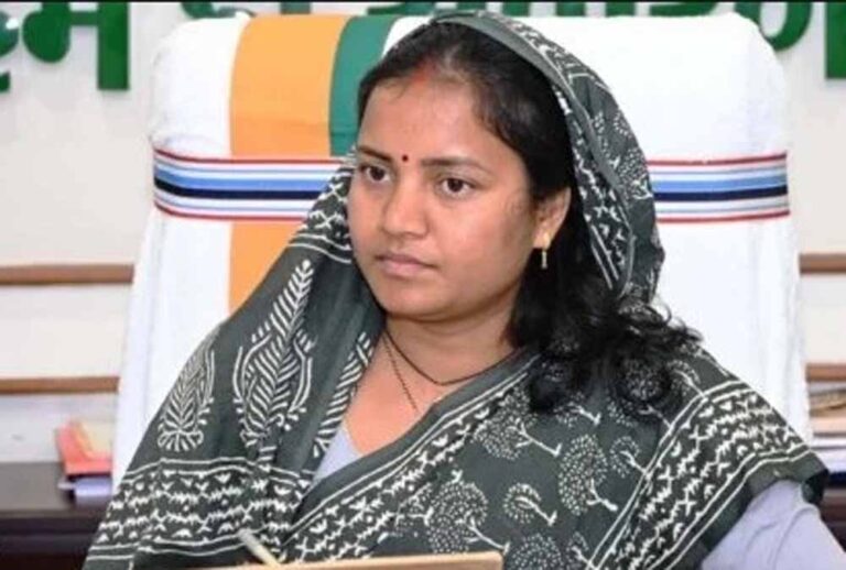 जनहित सर्वाेपरि: मंत्री लक्ष्मी राजवाड़े मौके पर ही कराया लंबित समस्या का समाधान जनहित सर्वाेपरि: मंत्री लक्ष्मी राजवाड़े मौके पर ही कराया लंबित समस्या का समाधान