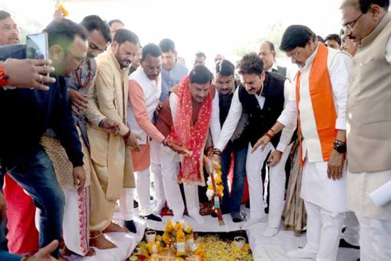 मुख्यमंत्री डॉ. मोहन यादव ने इंदौर में नवीन एमवाय अस्पताल भवन के निर्माण कार्य का भूमि पूजन किया