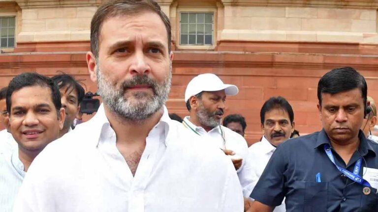 राहुल गांधी के विदेश दौरे पर सियासत गर्म: भाजपा का व्यंग्य, कंगना ने कहा— ‘दम नहीं उस इंसान में’