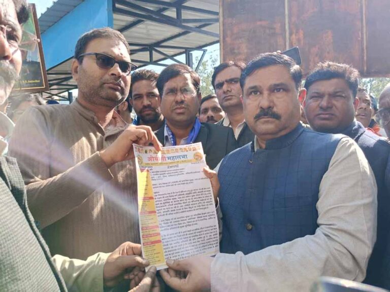 IAS संतोष वर्मा पर अवैधानिक कार्रवाई के खिलाफ ST/SC/OBC समाज में उबाल