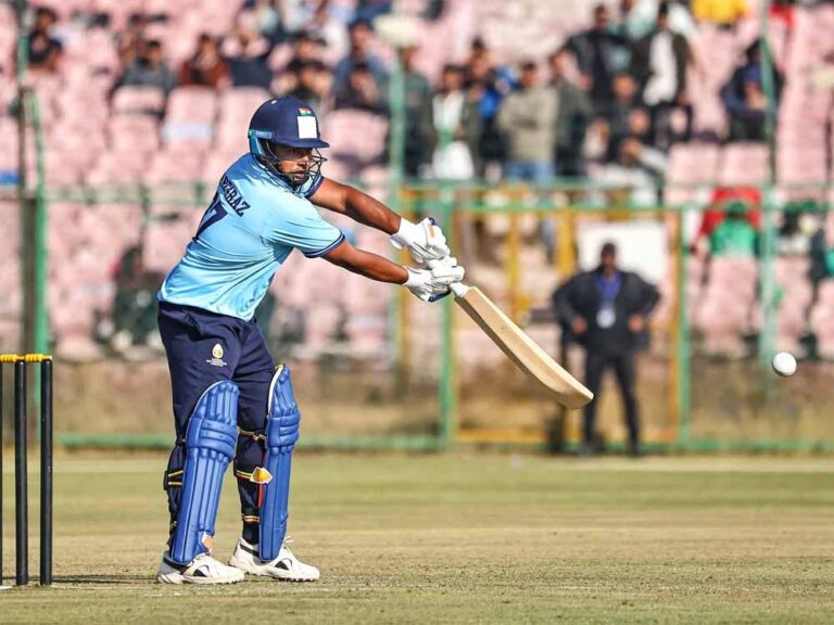 साल के आखिरी दिन सरफराज खान का ऐतिहासिक कारनामा, रोहित शर्मा का रिकॉर्ड हुआ ध्वस्त साल के आखिरी दिन सरफराज खान का ऐतिहासिक कारनामा, रोहित शर्मा का रिकॉर्ड हुआ ध्वस्त