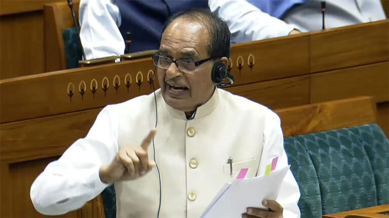 जी राम जी योजना पर सियासी घमासान, विपक्ष के विरोध पर शिवराज चौहान ने पूछा– राम से दिक्कत क्या है? जी राम जी योजना पर सियासी घमासान, विपक्ष के विरोध पर शिवराज चौहान ने पूछा– राम से दिक्कत क्या है?